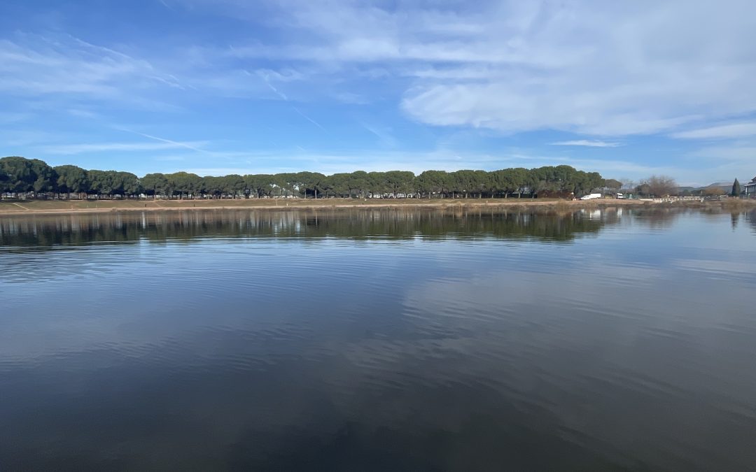 Aigües Manresa colabora en un proyecto que combina inteligencia artificial y satélites para conocer el estado del agua del lago de la Agulla
